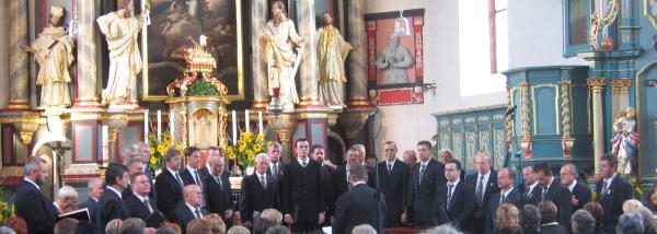 ... der Chor beim Kirchenkonzert am 3. Oktober 2004